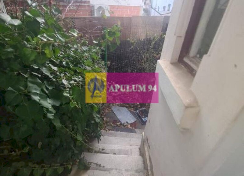 Apartament cu 3 camere de vanzare in Campina