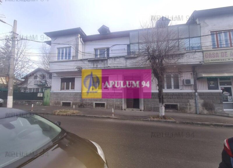 Apartament cu 3 camere de vanzare in Campina