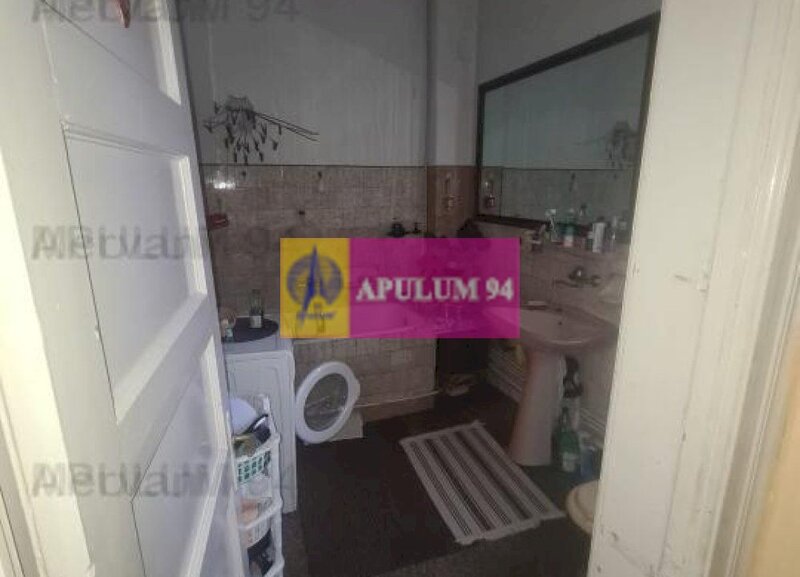 Apartament cu 3 camere de vanzare in Campina