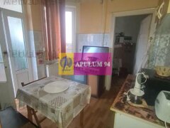 Apartament cu 3 camere de vanzare in Campina